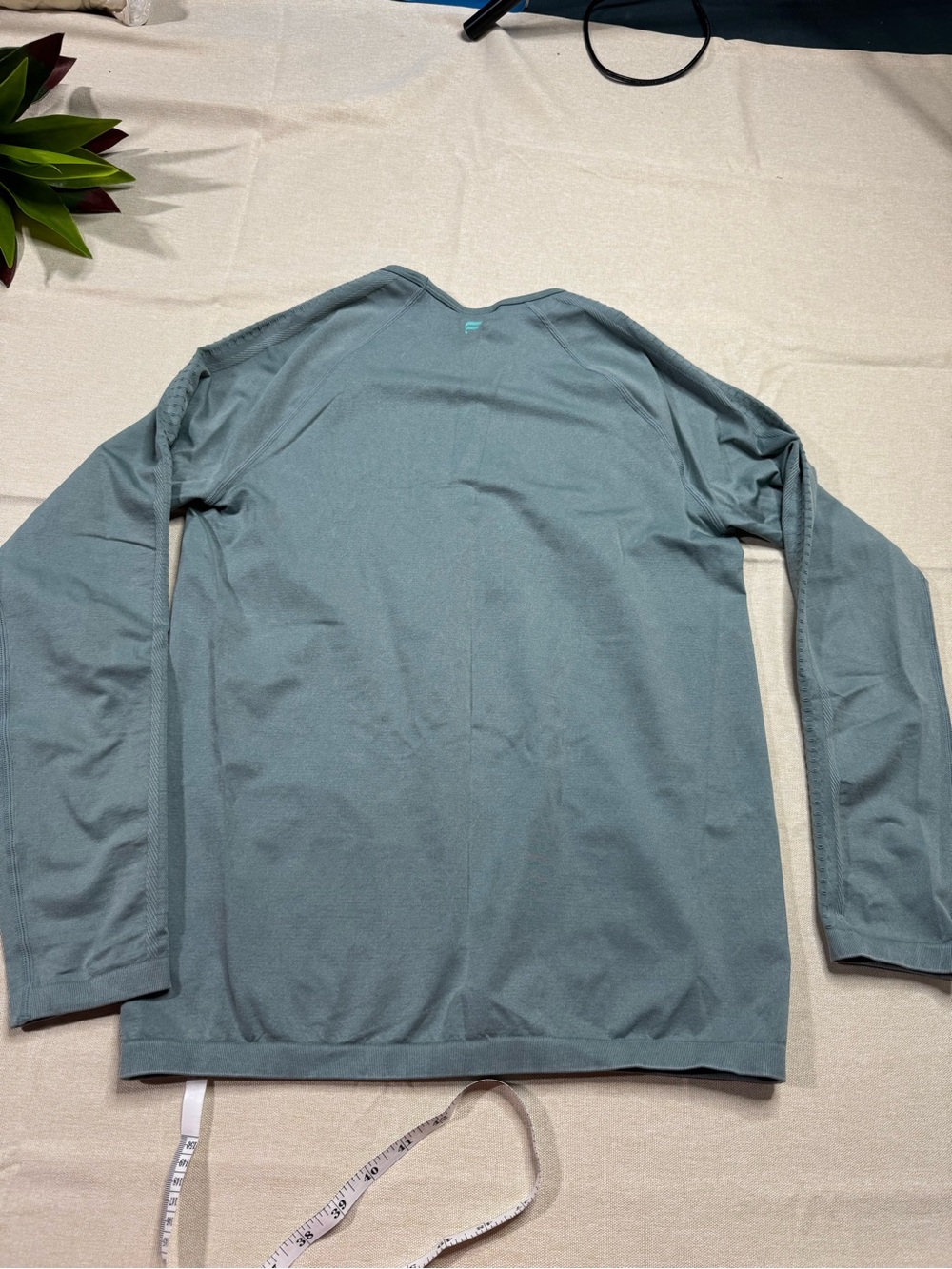 Fabletics Sync Seamless Long Sleeve Top XL Washed Arctic Wave NWT Workout Gym - Picture 4 of 9